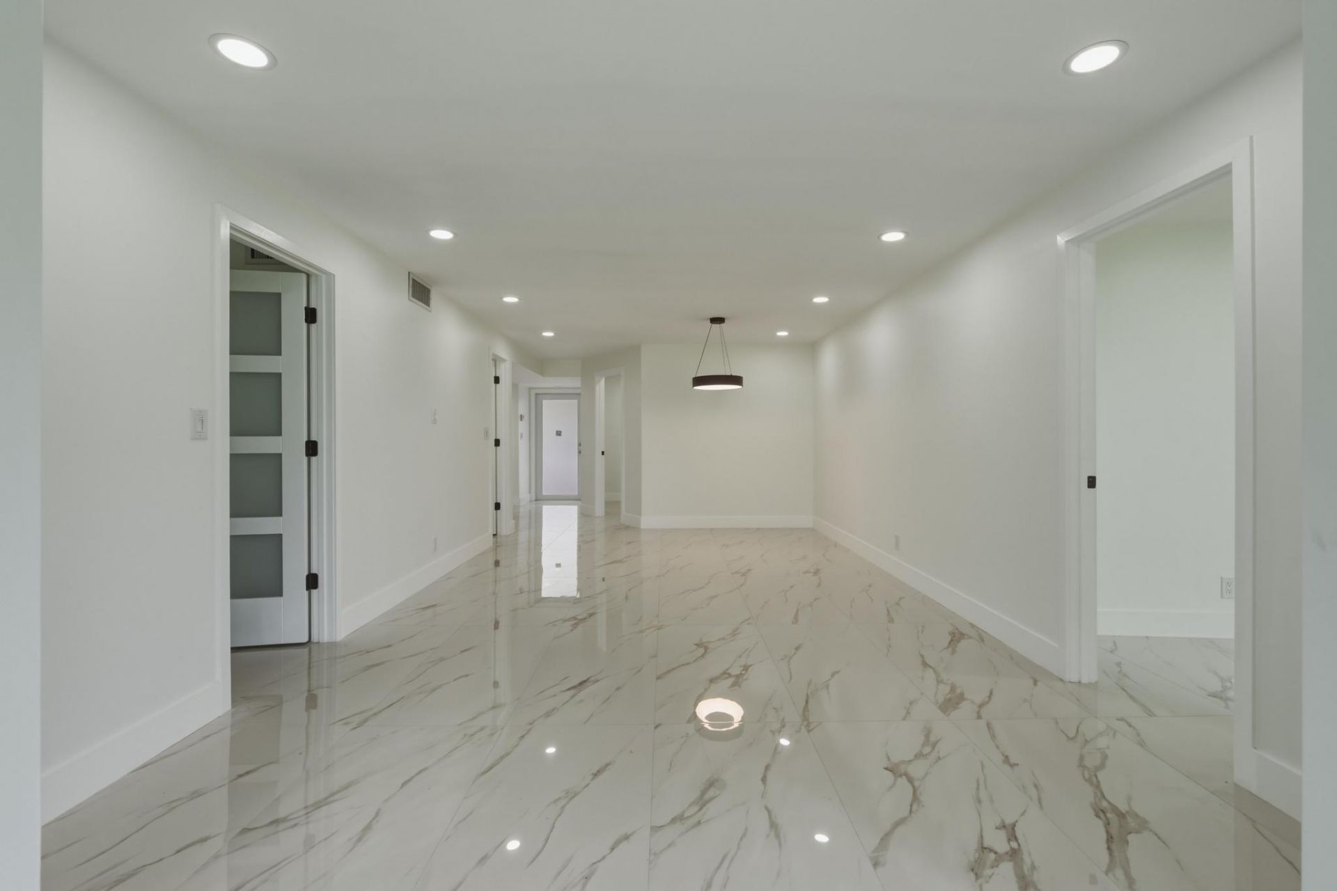 8970 S Hollybrook Boulevard, Unit 205, Pembroke Pines, FL 33025 Photo