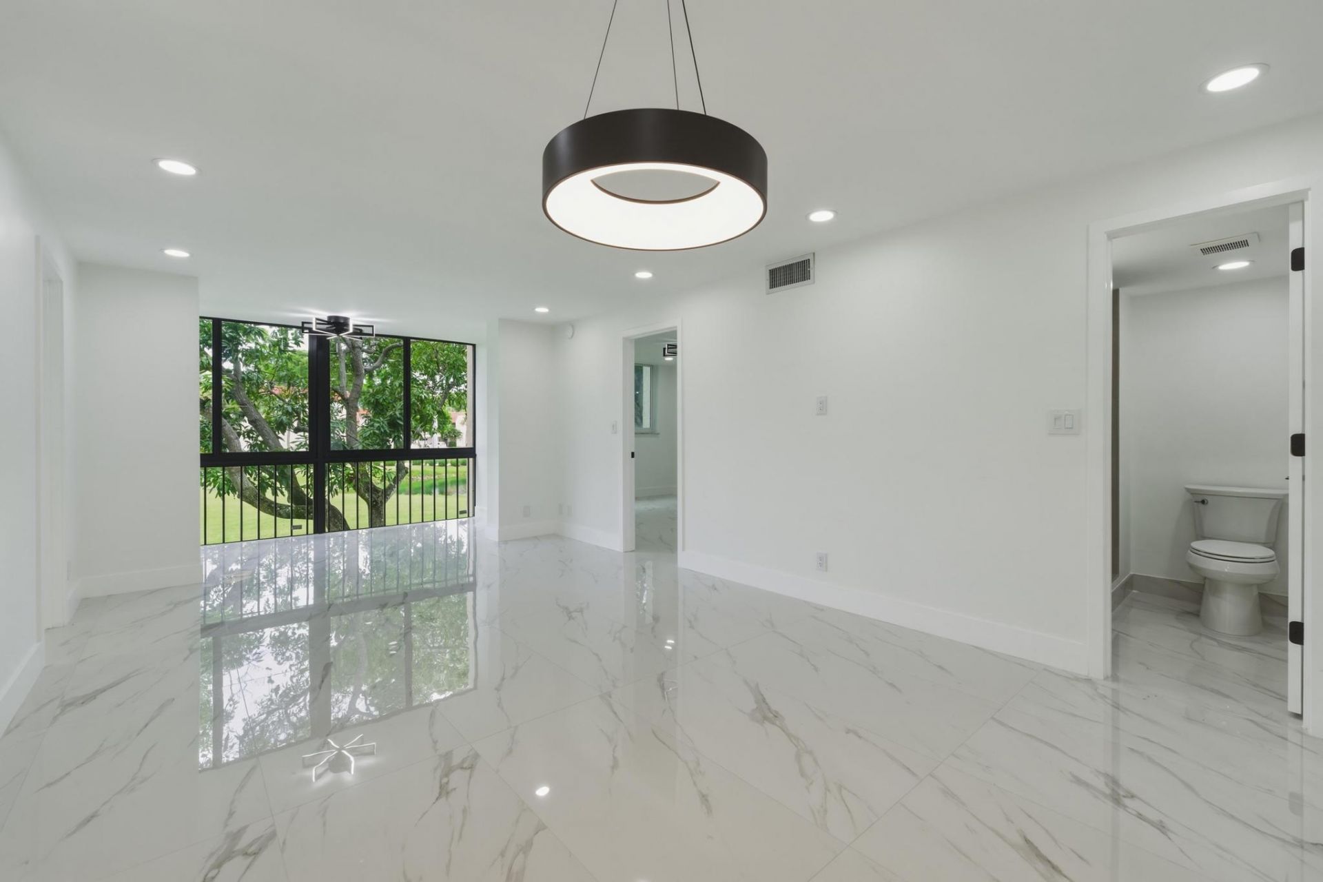 8970 S Hollybrook Boulevard, Unit 205, Pembroke Pines, FL 33025 Photo