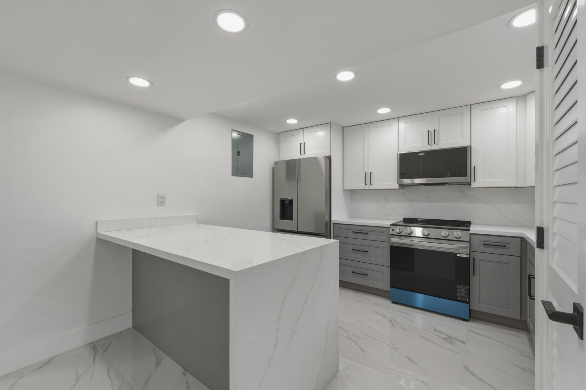 8970 S Hollybrook Boulevard, Unit 205, Pembroke Pines, FL 33025 Photo