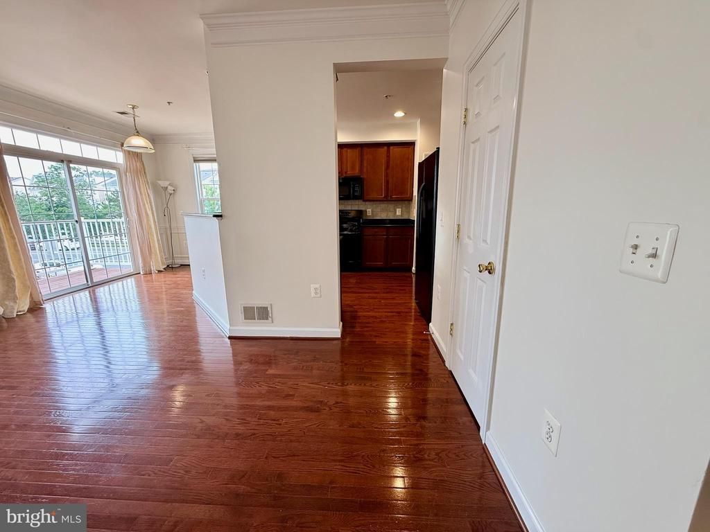 2511 Pascal Place, Herndon, VA 20171 Main Photo