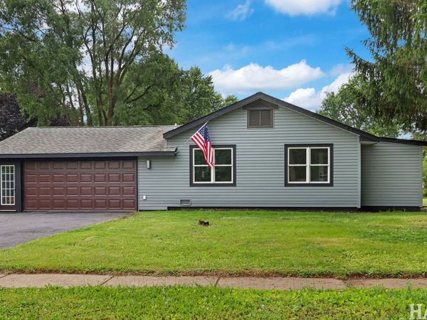 33 Holly Drive , Crystal Lake, IL 60014
