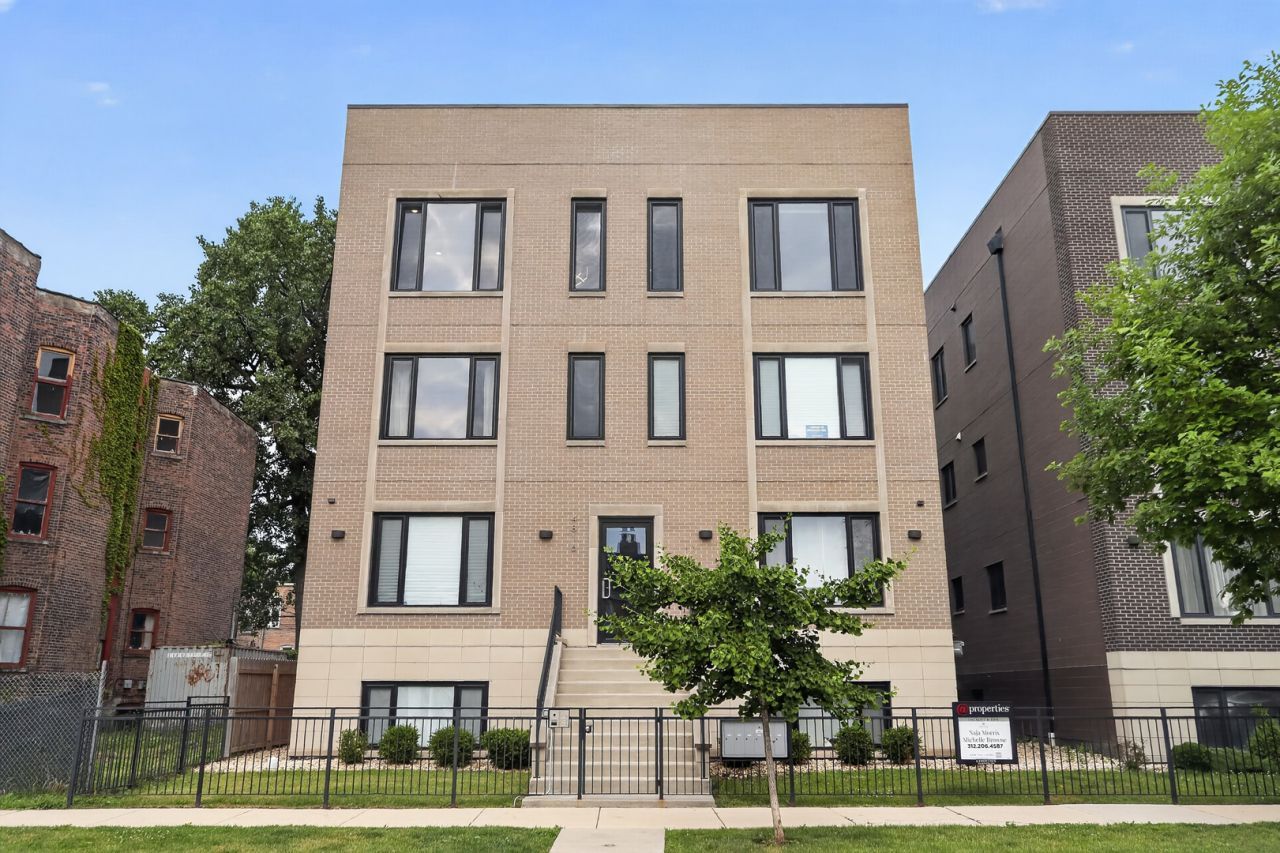 4816 S Saint Lawrence Avenue , Chicago, IL 60615