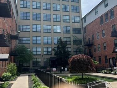 6533 E Jefferson Avenue, Detroit, MI 48207
