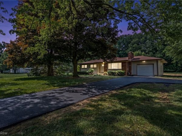 1709 Berna Road, Green, OH 44312