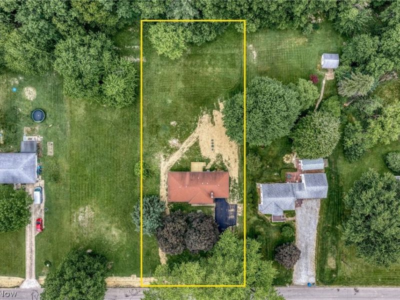 1709 Berna Road, Green, OH 44312 Photo 3