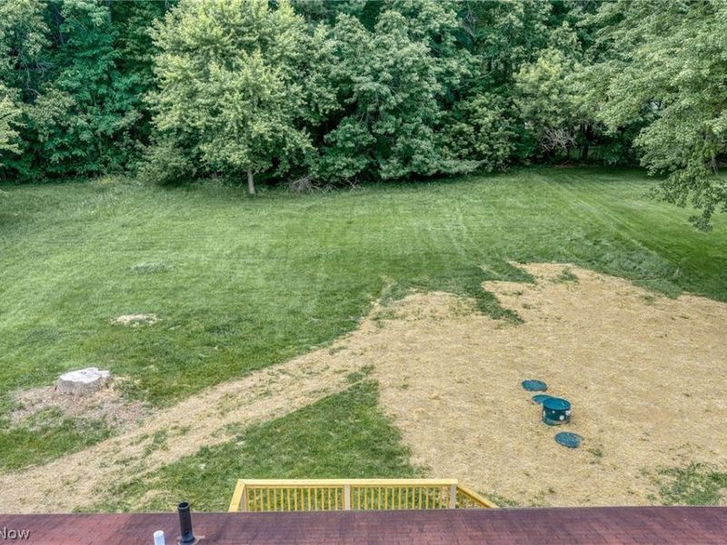 1709 Berna Road, Green, OH 44312 Photo 4