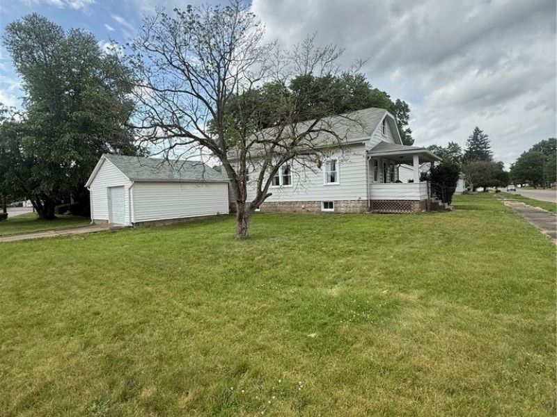 1130 3rd Street NW, New Philadelphia, OH 44663 Photo 3