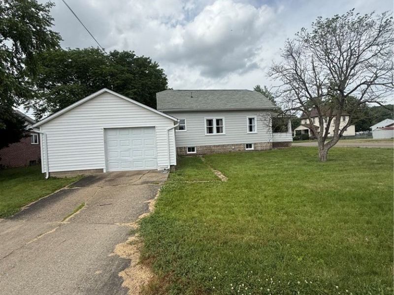 1130 3rd Street NW, New Philadelphia, OH 44663 Photo 4