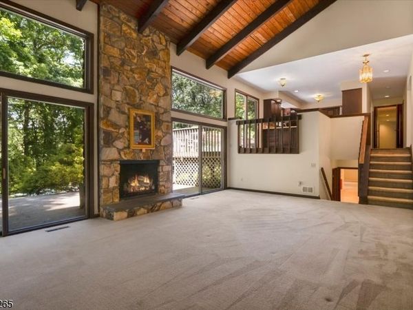 6 Green Hills Rd, Mendham, NJ 07945