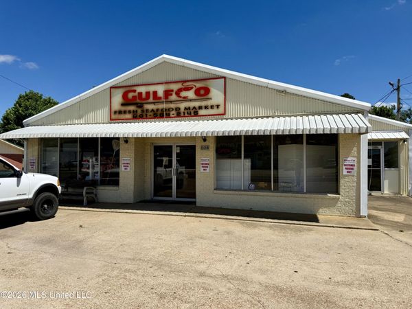 804 W 3rd Street, Forest, MS 39074