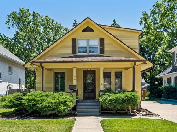 910 Pearl Street , Aurora, IL 60505