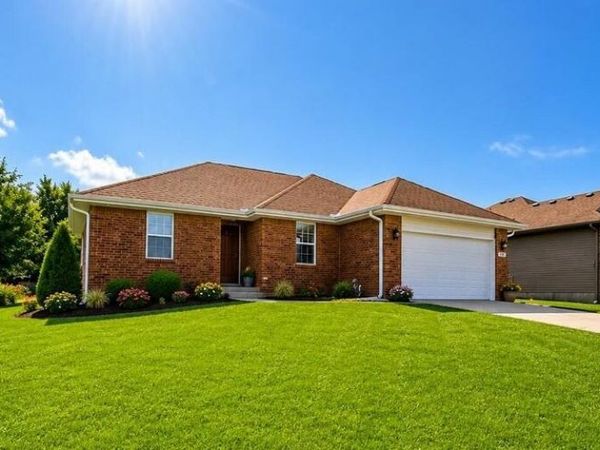 1160 Estate Avenue , Marshfield, MO 65706