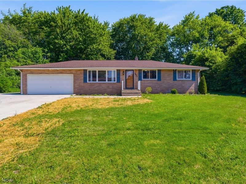 3825 34th Street NE, Canton, OH 44705 Photo 1