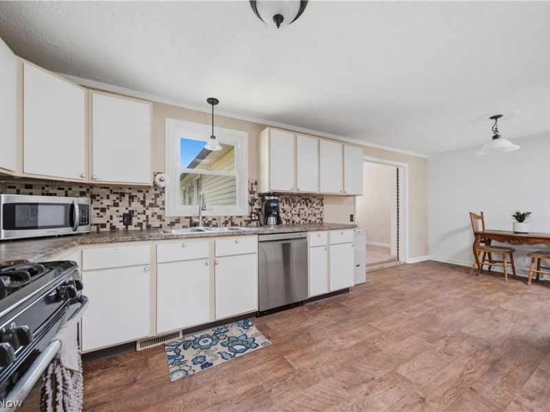 360 Dietz Avenue NE, East Canton, OH 44730 Photo 10