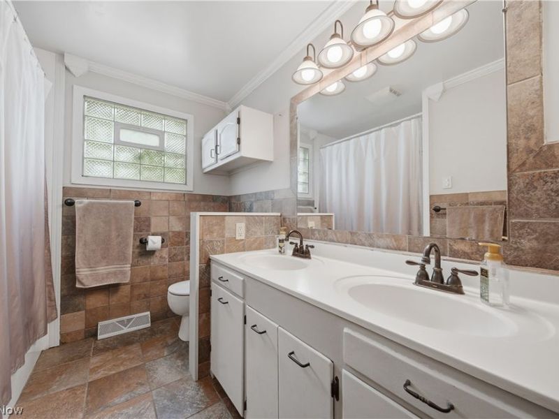 360 Dietz Avenue NE, East Canton, OH 44730 Photo 18