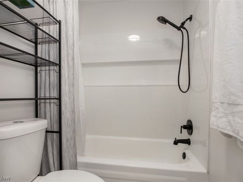 8507 N Akins , Unit 102, North Royalton, OH 44133 Photo 20