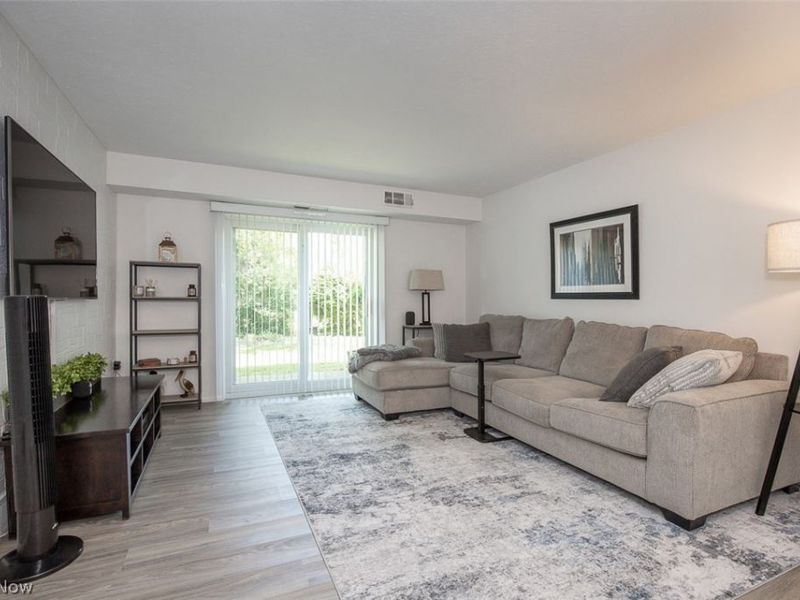 8507 N Akins , Unit 102, North Royalton, OH 44133 Photo 8