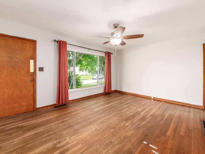 2565 Kreber Avenue , Columbus, OH 43204 Photo 6
