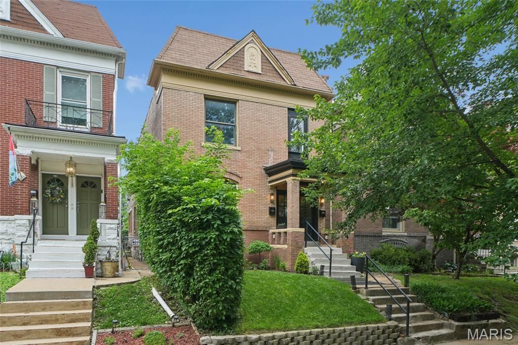 4165 Russell Boulevard, Saint Louis, MO 63110 Main Photo