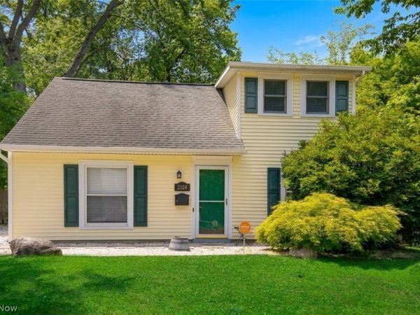 2324 Suncrest Drive , Cuyahoga Falls, OH 44221