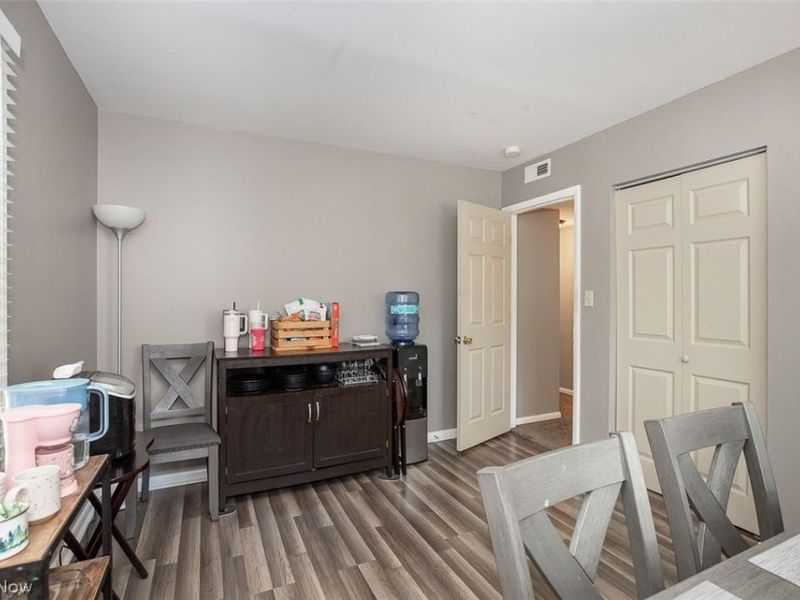 2324 Suncrest Drive , Cuyahoga Falls, OH 44221 Photo 13