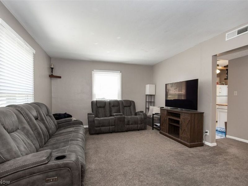 2324 Suncrest Drive , Cuyahoga Falls, OH 44221 Photo 14