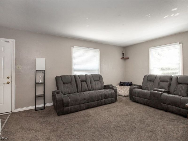 2324 Suncrest Drive , Cuyahoga Falls, OH 44221 Photo 16