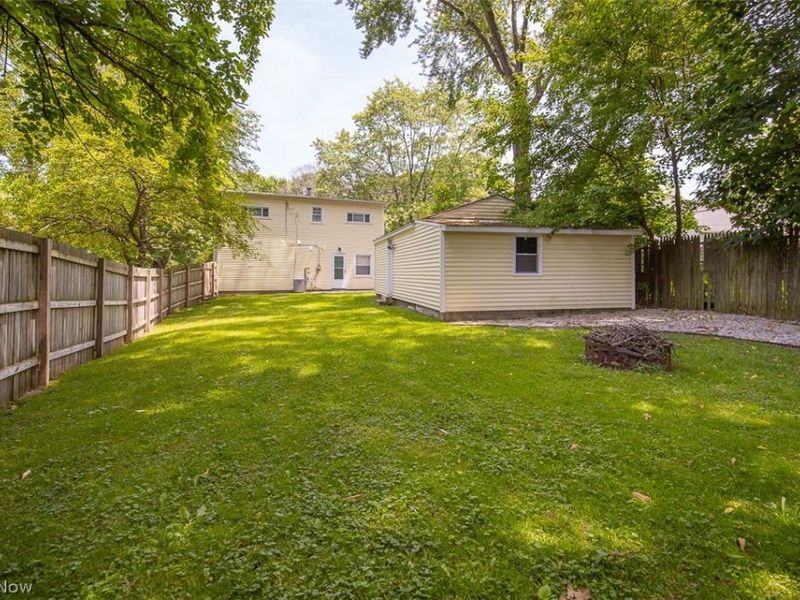 2324 Suncrest Drive , Cuyahoga Falls, OH 44221 Photo 32