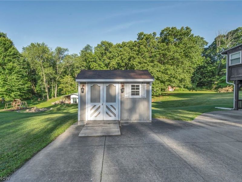 1347 S Polen Avenue , Mogadore, OH 44260 Photo 26