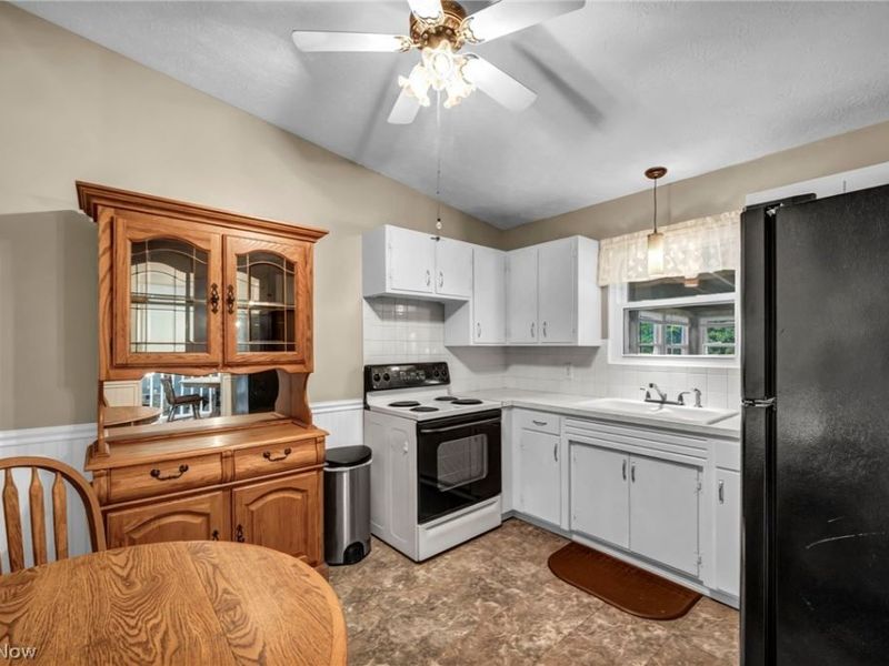 1347 S Polen Avenue , Mogadore, OH 44260 Photo 9