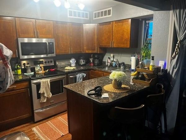 104 E 41 Street, Unit 6, Kansas City, MO 64111