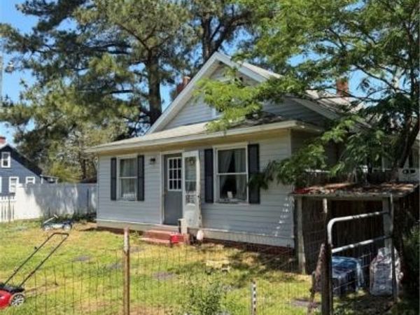 3333 Guinea Circle , Hayes, VA 23072