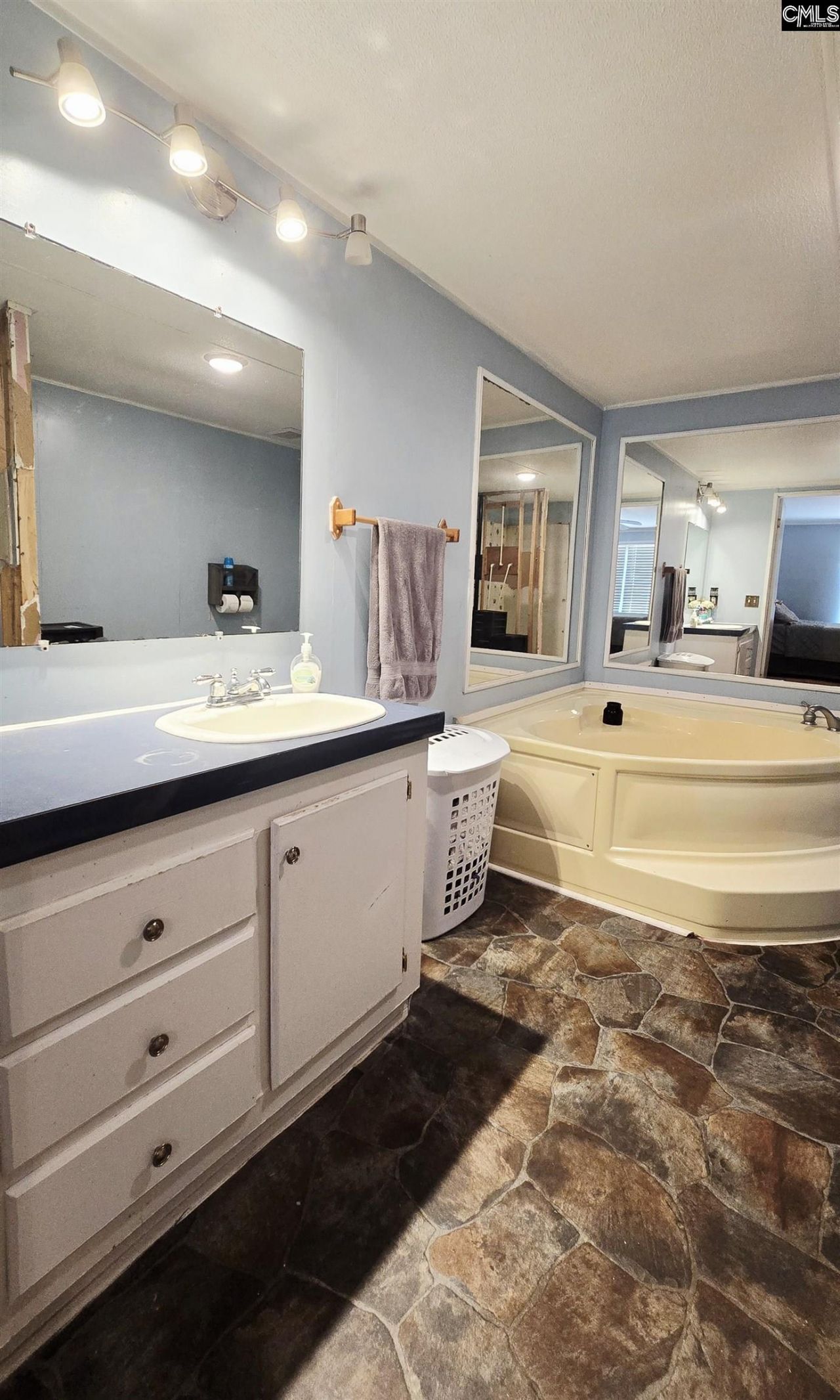 624 Lawson Road Photo 21