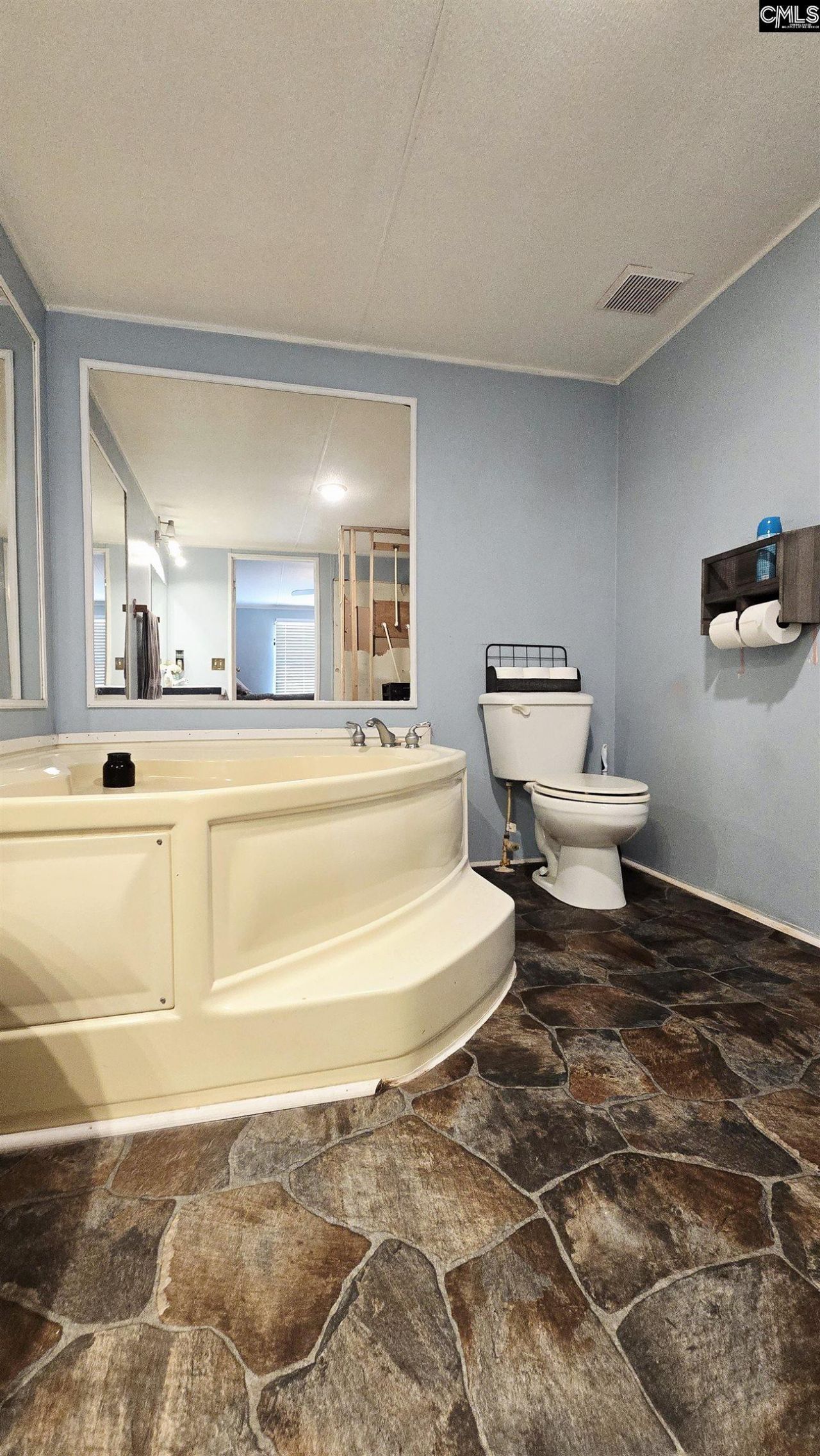 624 Lawson Road  Photo 23