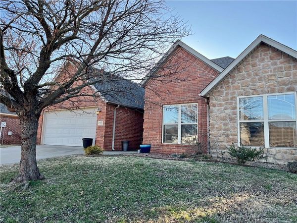 321 Essex Way , Centerton, AR 72719