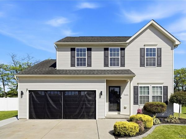 5789 Willow Creek Lane, Sanborn, NY 14132