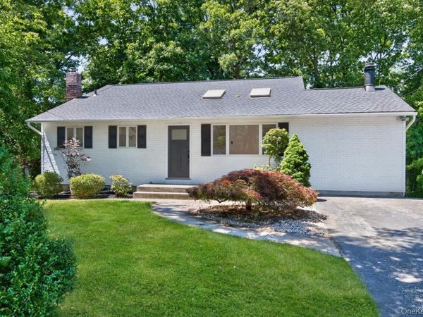 21 Gay Lore Drive, Huntington, NY 11743