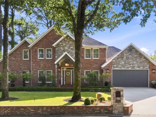 906 N Pembroke Road, Fayetteville, AR 72701