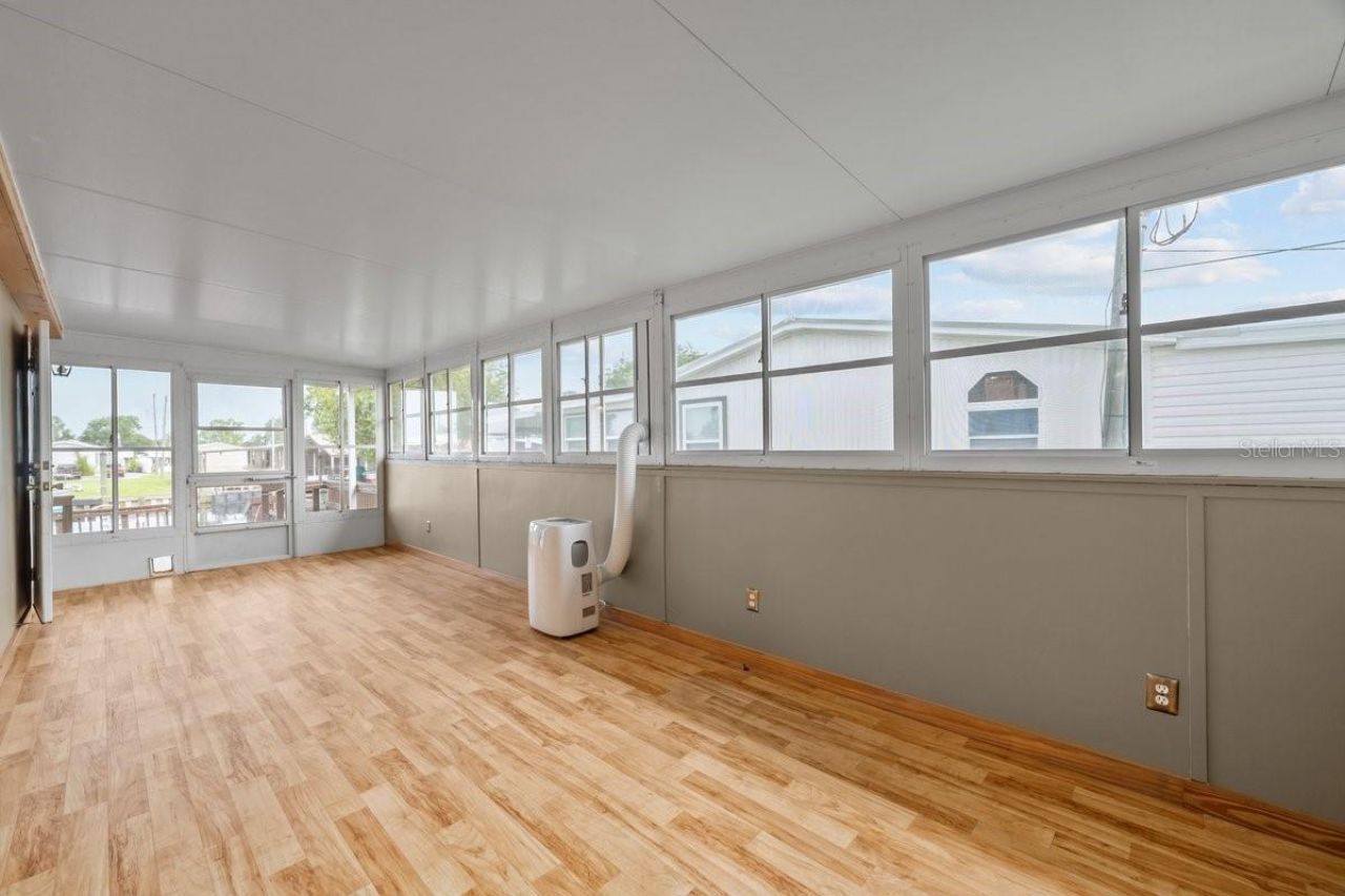 41 Scott Street , Welaka, FL 32193 Photo