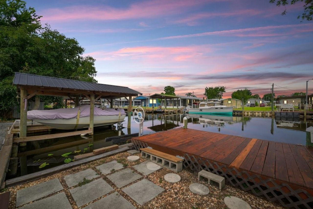 41 Scott Street , Welaka, FL 32193 Photo