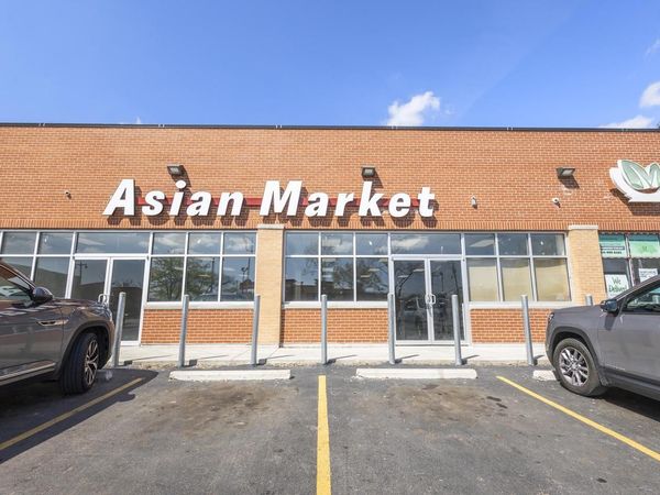 6204 W Silver Spring DRIVE, Milwaukee, WI 53218