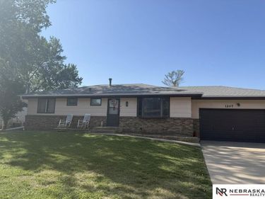 1207 Starview Lane, Lincoln, NE 68512