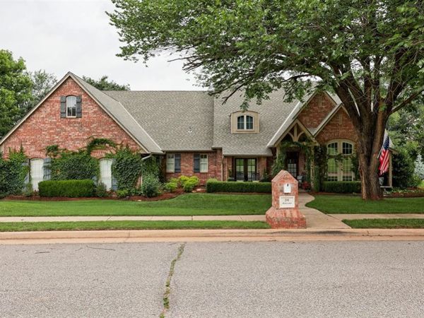 201 Hollowdale Circle, Edmond, OK 73003