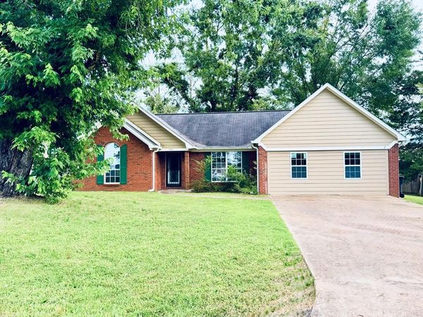 705 Deerfield Drive, Oxford, MS 38655