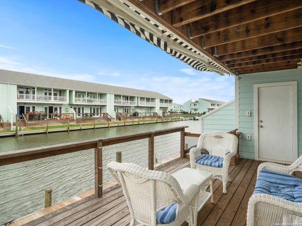 706 LAUDERDALE DR, Unit 706, Rockport, TX 78382