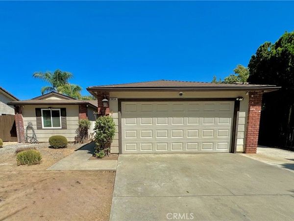 3034 N Marty, Fresno, CA 93722