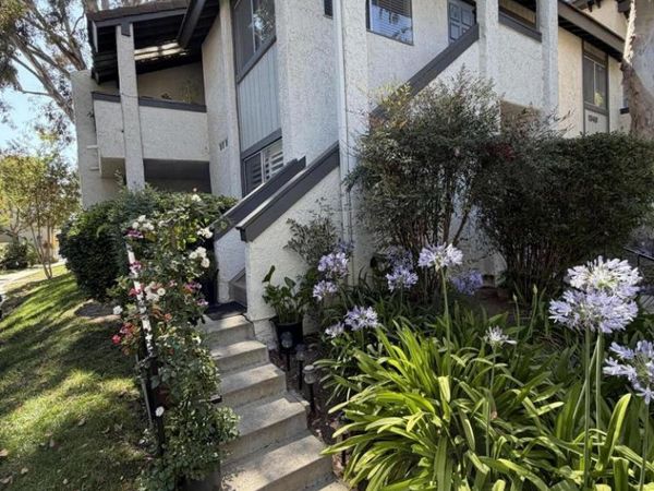 1340 E Hillcrest Drive, Unit 10, Thousand Oaks, CA 91362