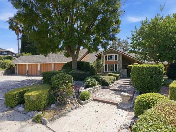 16682 Oakhurst, Yorba Linda, CA 92886