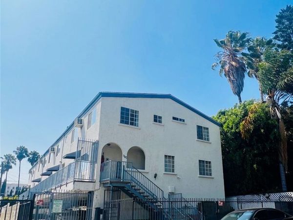 1143 Wilcox Place N, Hollywood, CA 90038