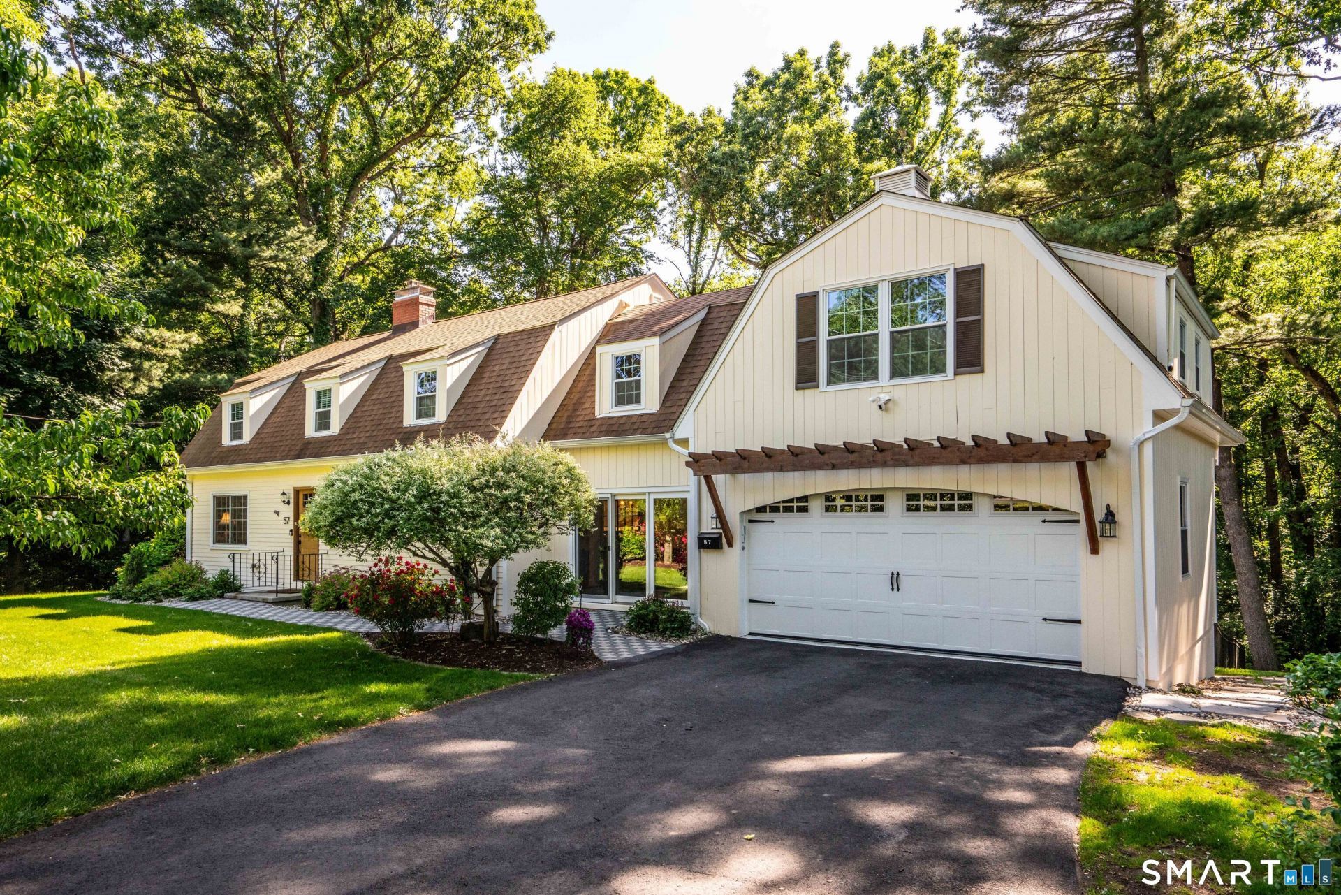 57 Woodridge, West Hartford, CT 06107 Main Photo
